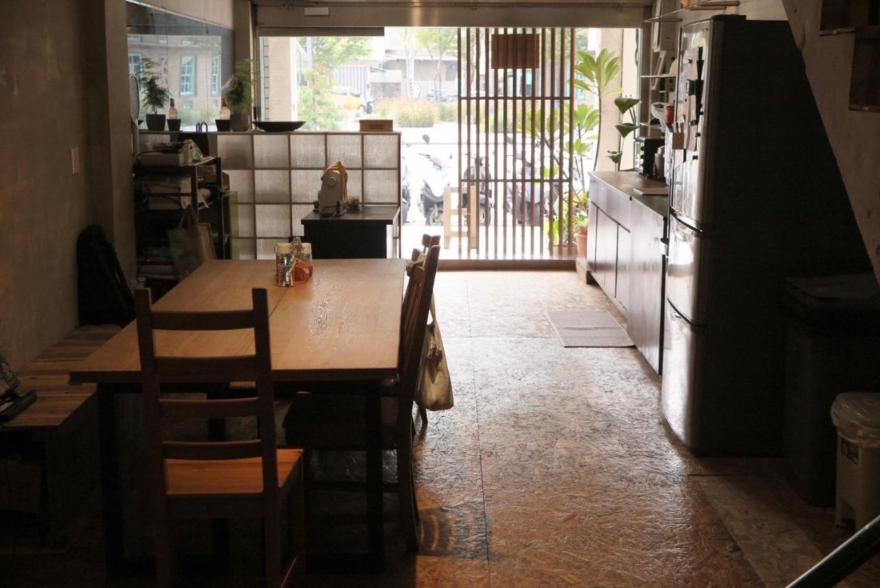 Walk Home Hostel Chiayi Exterior foto